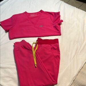 Figs |Vivid Pink Scrub Top|